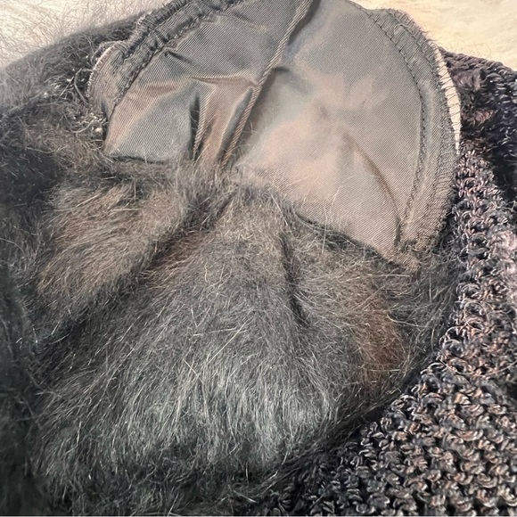 Hand knit Vintage Black V-neck Sweater Rabbit - Picture 10 of 10